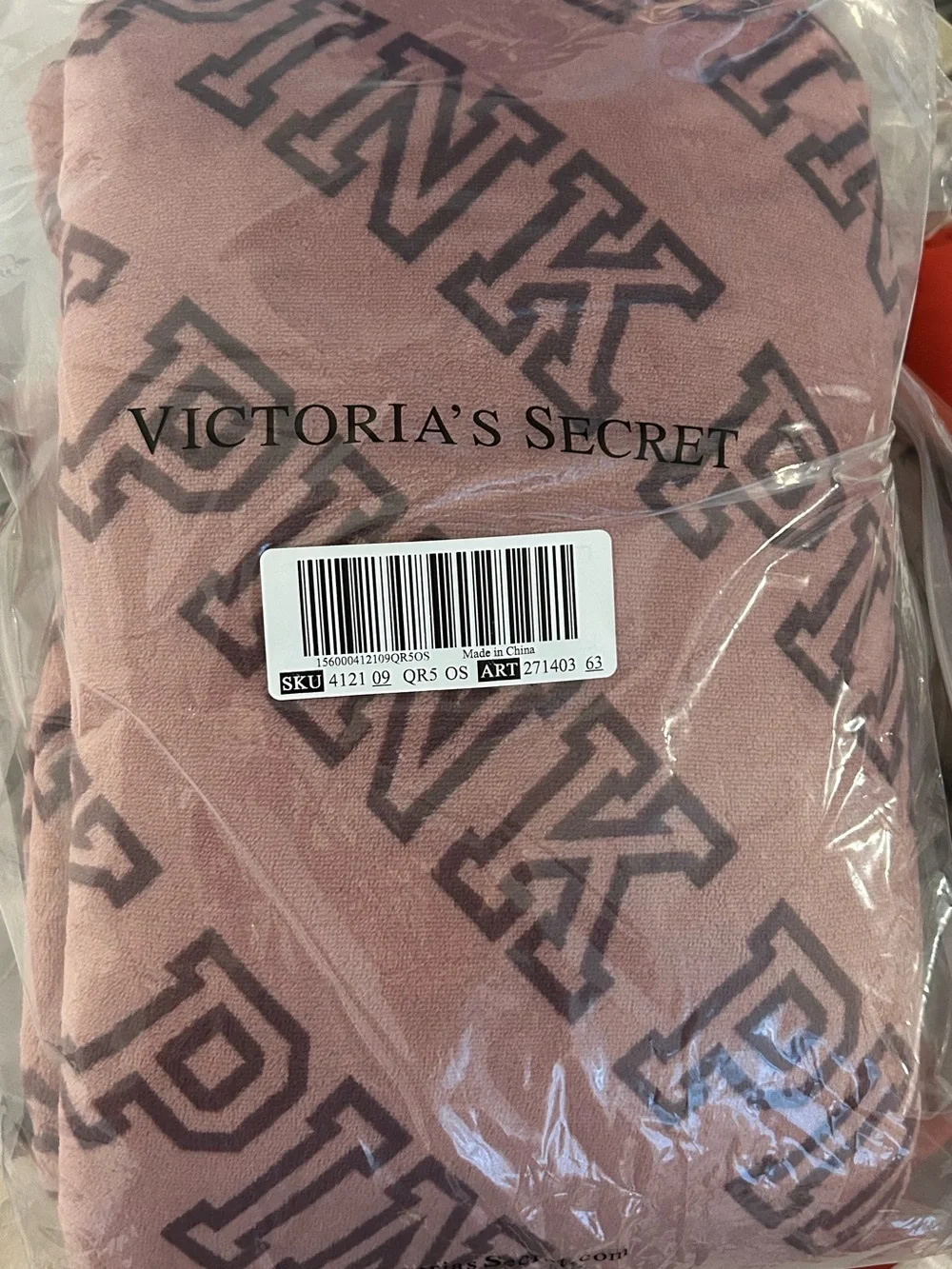 PINK Victoria's Secret Branded Plush Sherpa Blanket - Pink